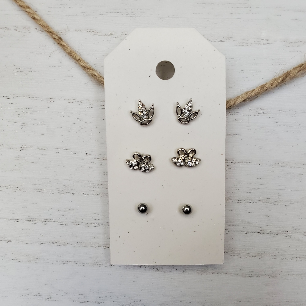 Dainty Crown Swan stud earrings